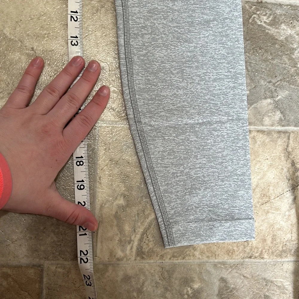 NWT Outdoor Voices Grey Dove/Ash Warmup 3/4 Leggings XS